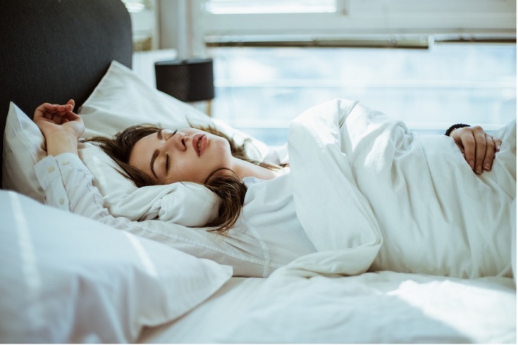 ¿Cuántas horas necesitas dormir? Tasas mínimas de sueño para adultos y adolescentes
